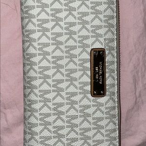 Michael Kors Wallet.